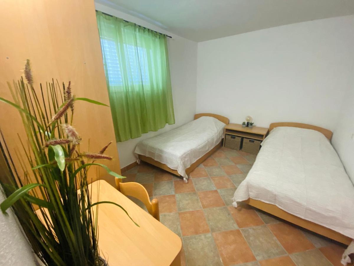 Apartments 'Stine' Orebić Eksteriør billede